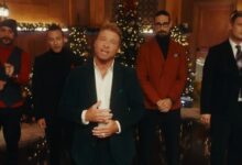 Photo of Backstreet Boys — Christmas In New York.